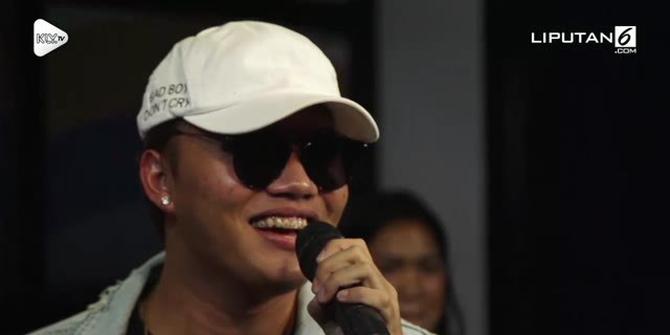 VIDEO: Live Acoustic Rizky Febian - Lagi Syantik