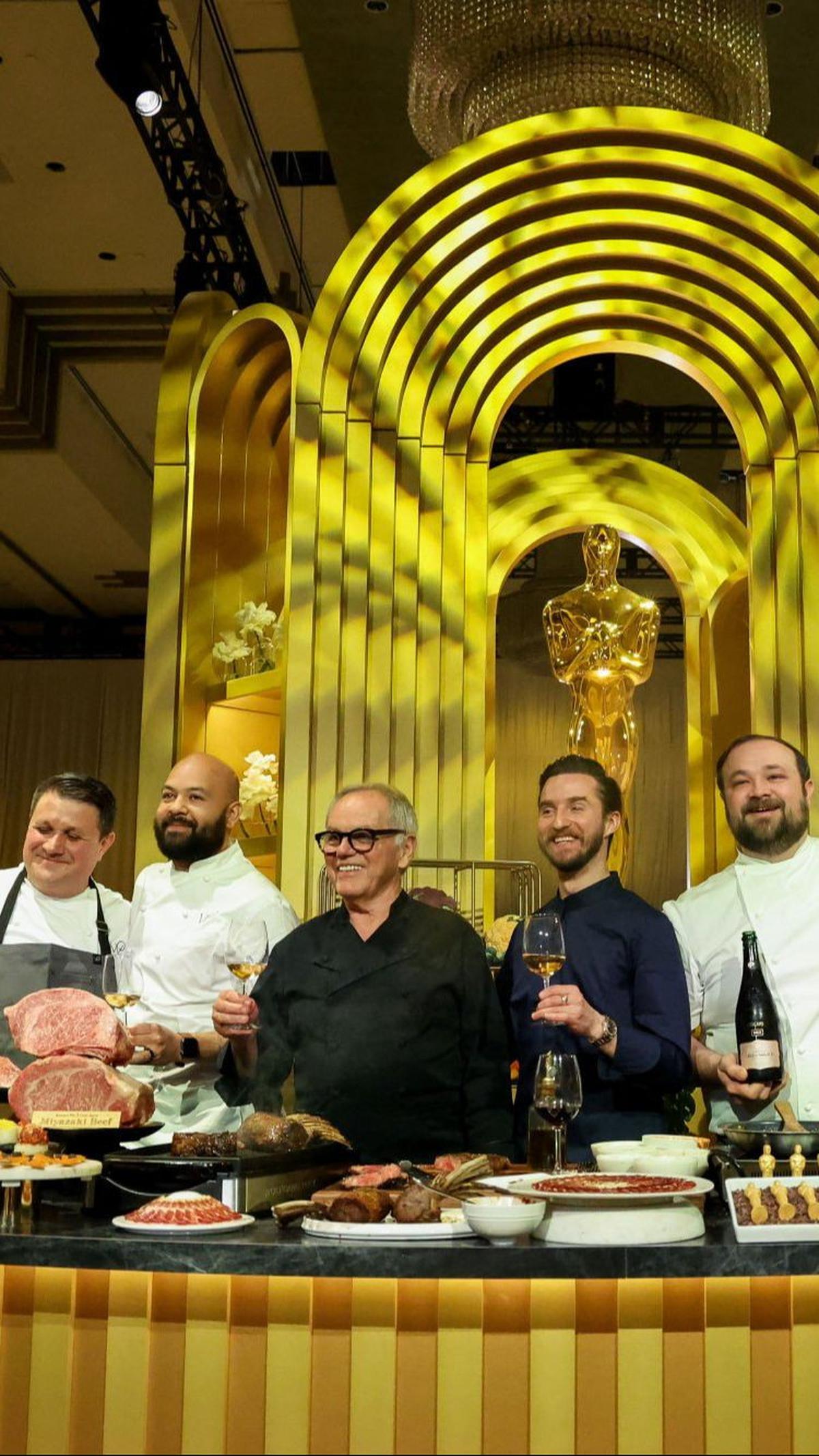 Koki selebriti Wolfgang Puck kembali dipercaya untuk menyiapkan menu-menu mewah yang akan dinikmati para bintang Hollywood.&nbsp;REUTERS/Mario Anzuoni
