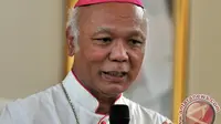 Uskup Agung Semarang Mgr Johannes Maria Pujasumarta (Antara)