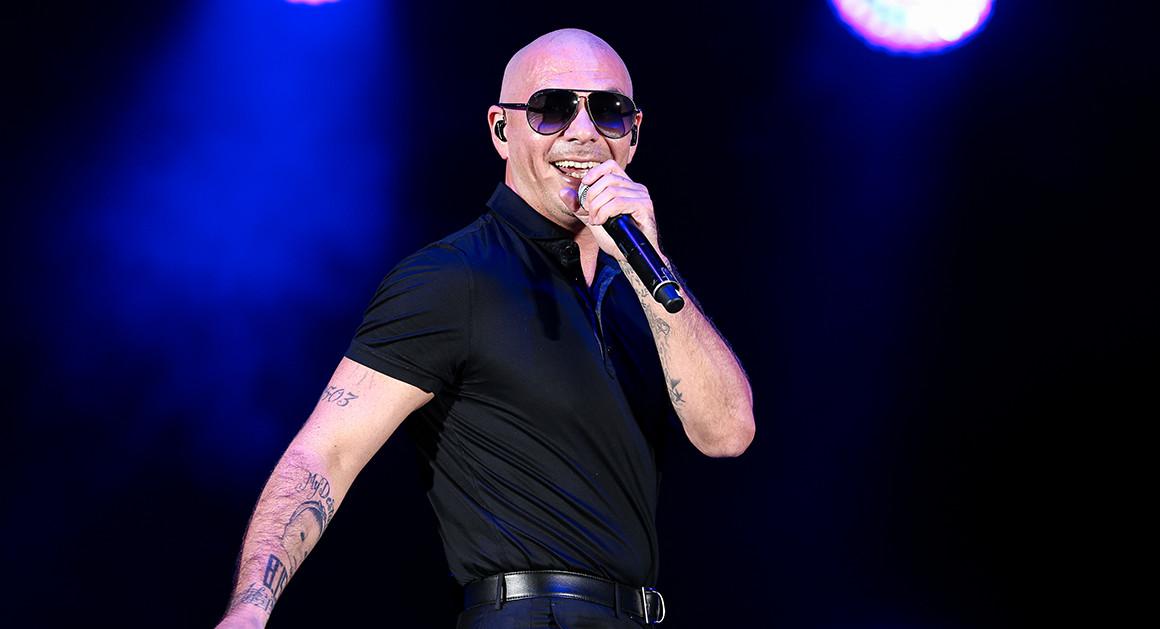 Pitbull, penyanyi asal Amerika Serikat. (politico.com)