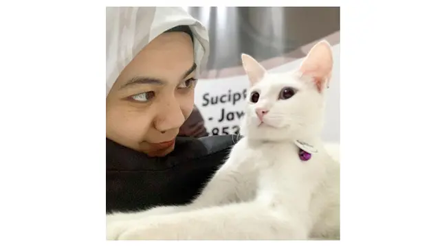 6 Potret Mommy ASF Penulis Layangan Putus, Seorang Dokter Hewan
