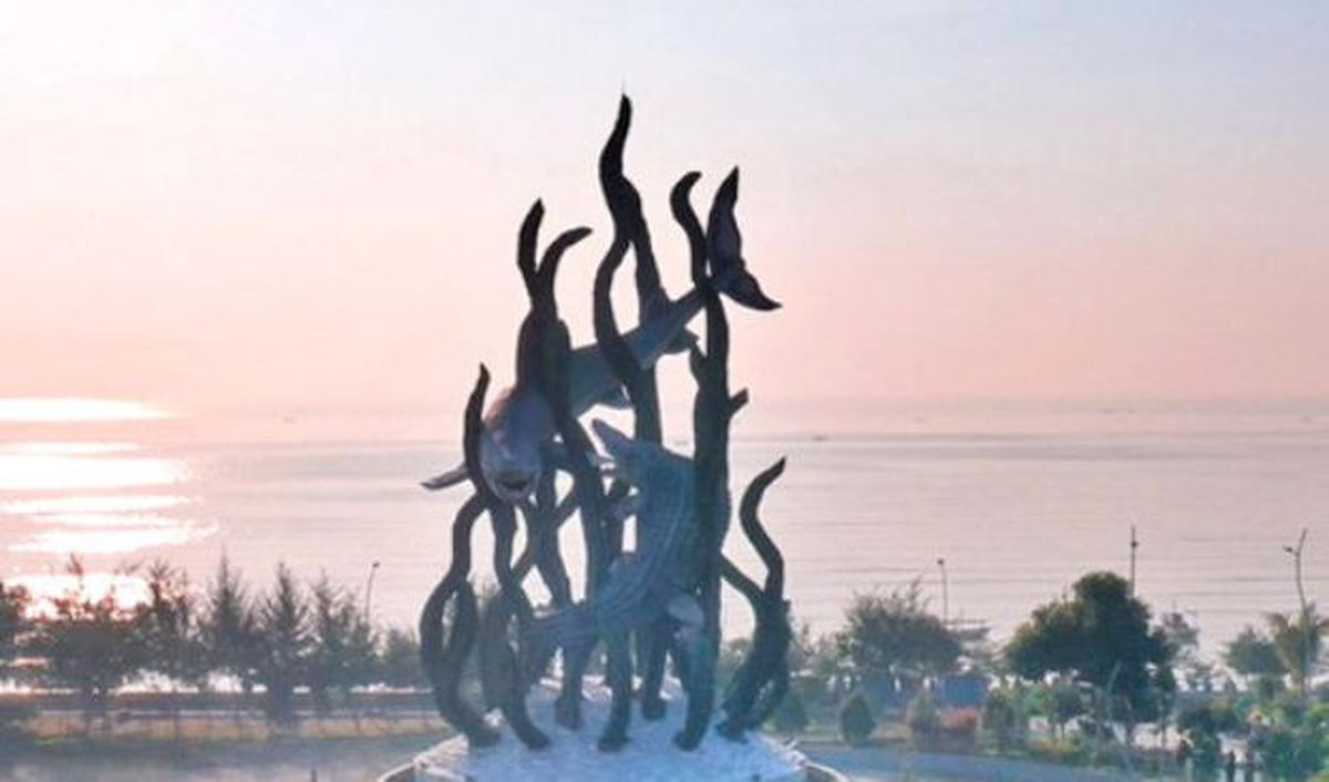 3. Surabaya