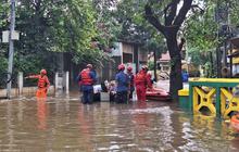Banjir Jakarta: 32 KK Terdampak di Pondok Karya, Ketinggian Air Capai 80 CM
