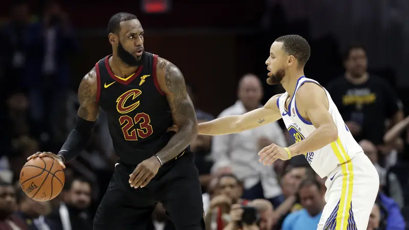 LeBron James berduel dengan Stephen Curry