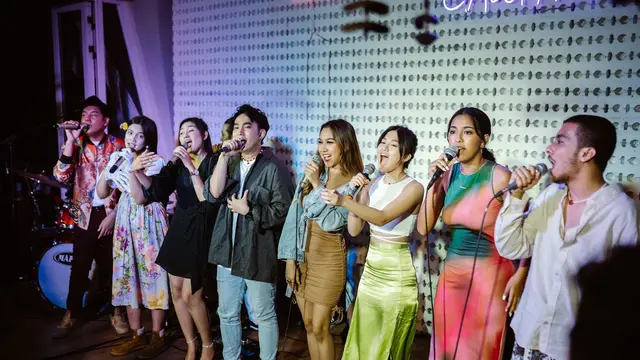 Showcase Yang Tau-Tau Aja (YTTA) memberikan kesempatan kepada mereka untuk tampil langsung di hadapan penonton.