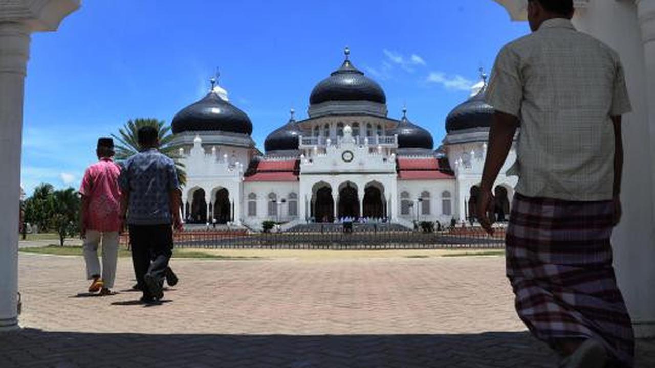 Salat Jumat di Aceh pasca gempa 8,5 SR