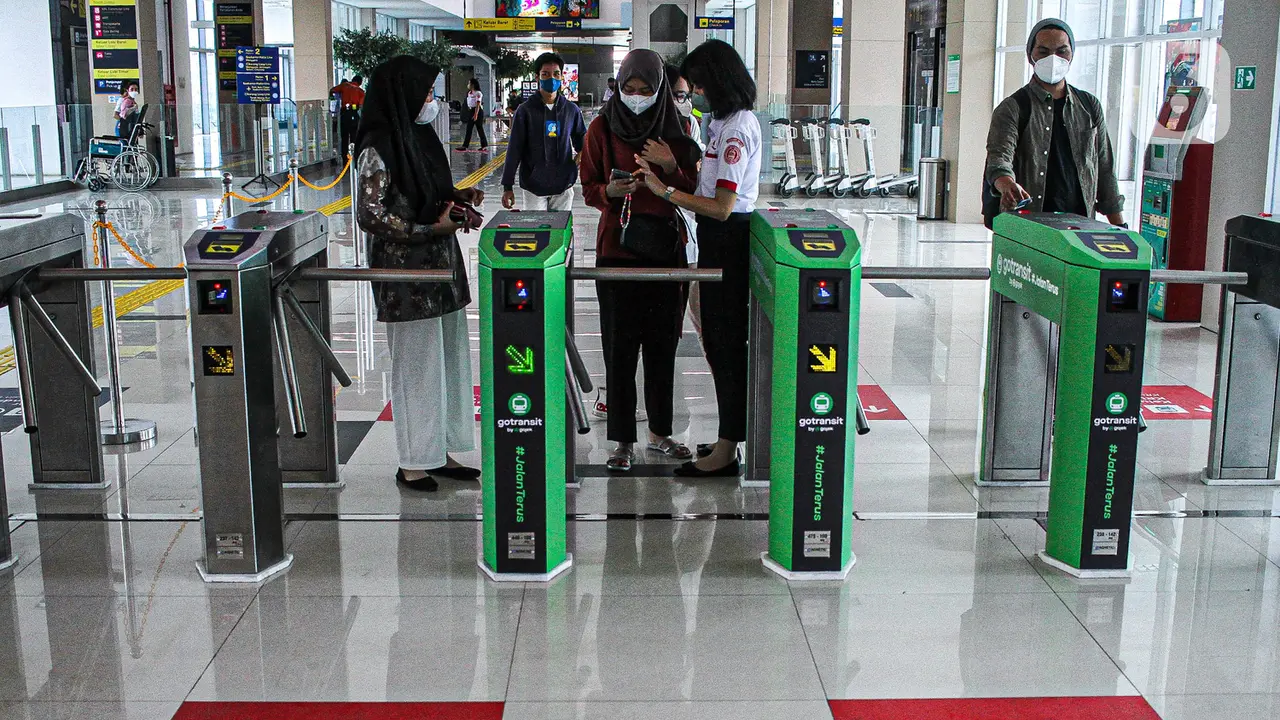 Stasiun BNI City Uji Coba Pelayanan Naik Turun Penumpang KRL