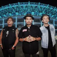 Rocket Rockers. (Reach and Rich)