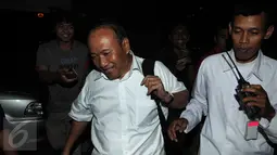Tersangka kasus dugaan korupsi e-KTP, Sugiharto meninggalkan Gedung KPK usai menjalani pemeriksaan, Jakarta, Selasa (8/3/2016). Sugiharto telah menjadi tersangka sejak 22 April 2014 namun hingga kini belum ditahan. (Liputan6.com/Helmi Afandi)