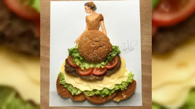 Seorang perancang busana memberi sentuhan kreatif dengan menambahkan makanan-makanan tertentu pada sketsa baju yang dibuatnya.