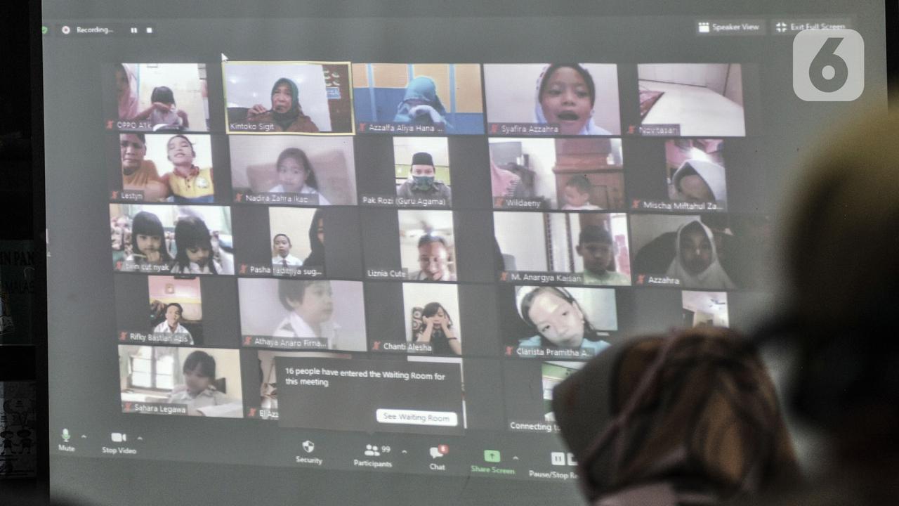 Hari Pertama Tahun Ajaran Baru 2020 di Tengah Pandemi