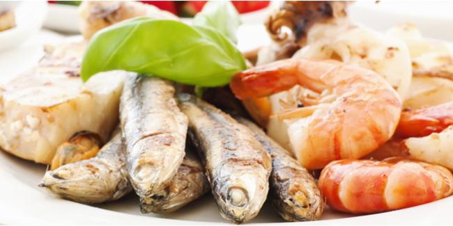 Makan ikan untuk menjaga berat badan/Shutterstock.com
