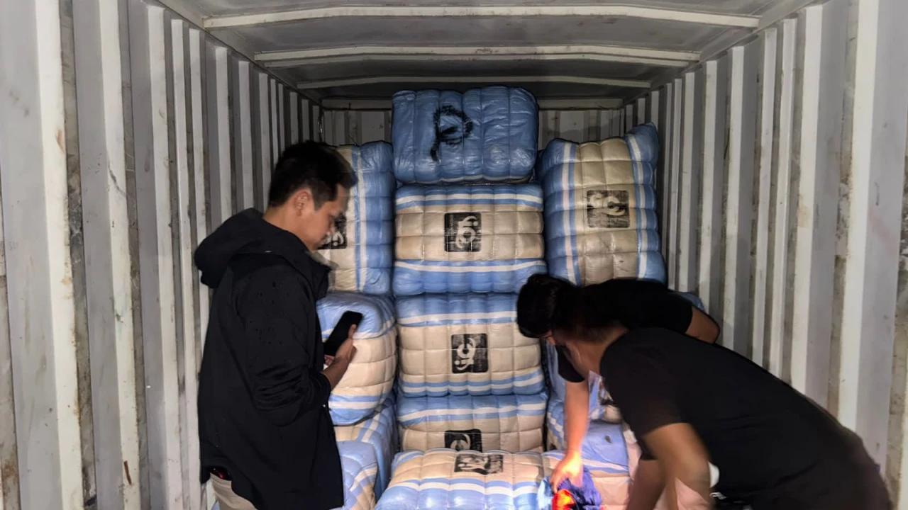 Polisi Bongkar Sindikat Impor Pakaian Bekas di Jakarta, 207 Bal Pakaian Disita