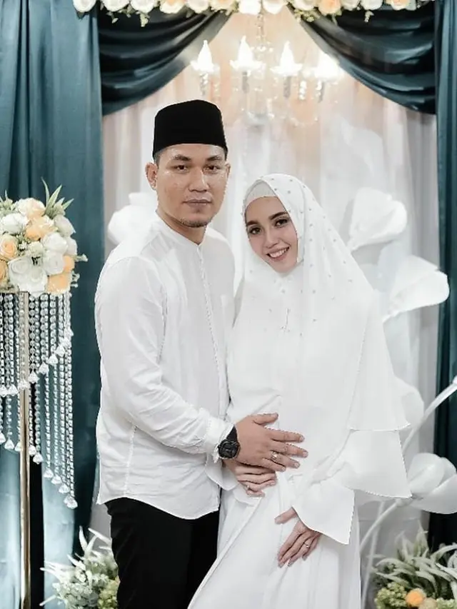 Jadi Mualaf Ini 6 Potret Monica Imas, Istri Rizal Armada yang Berhijab