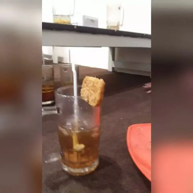 6 Potret Hiasan Minuman di Pinggiran Gelas Ini Nyeleneh, Jadi Gagal Estetik