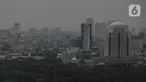 Lanskap gedung pencakar langit diambil dari kawasan Jakarta Pusat, Senin (26/9/2022). Berdasarkan situs IQAir, Jakarta beberapa kali meraih jawara Indeks kualitas udara (Air Quality Index/ AQI) terburuk dunia. (Liputan6.com/Johan Tallo)