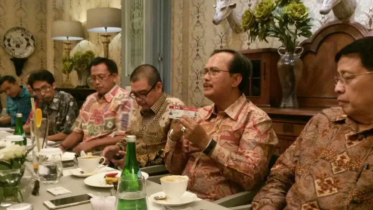 Dubes RI untuk Singapura Ngurah Swajaya (kedua dari kanan) saat menjelaskan fungsi 'Kartu Pekerja Indonesia di Singapura' (KPIS) (Rizki Akbar Hasan/Liputan6.com)