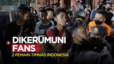 Berita video momen dua pemain Timnas Indonesia U-20 dikerumuni fans setelah latihan jelang laga Kualifikasi Piala Asia U-20 2023, Selasa (13/9/2022) malam hari WIB.
