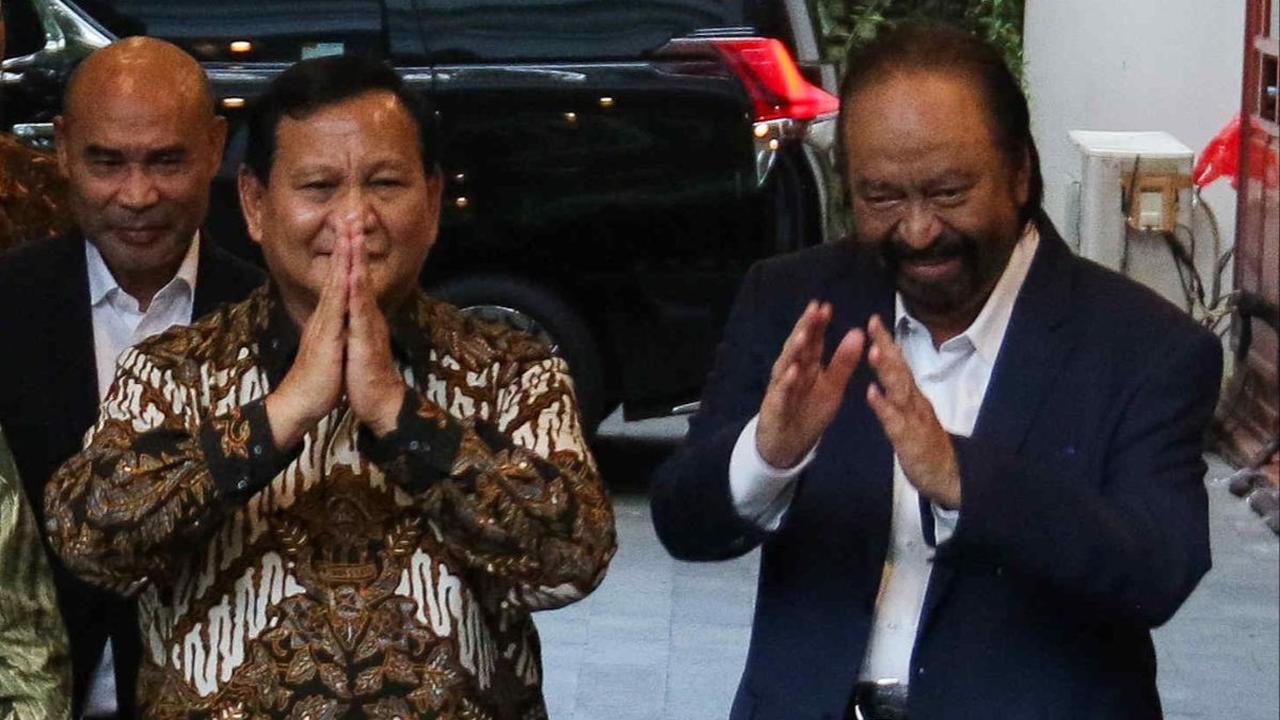 Surya Paloh menyebut, di internal partainya sendiri belum ada pembicaraan terkait kursi menteri.<br>