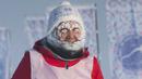 Seorang pelari ikut serta dalam maraton terdingin di dunia internasional pada suhu minus 53 derajat (-63,4 Fahrenheit) di dekat Oymyakon, republik Sakha, juga dikenal sebagai Yakutia, Timur Jauh Rusia, Sabtu, 22 Januari 2022. (AP/Ivan Nikiforov)