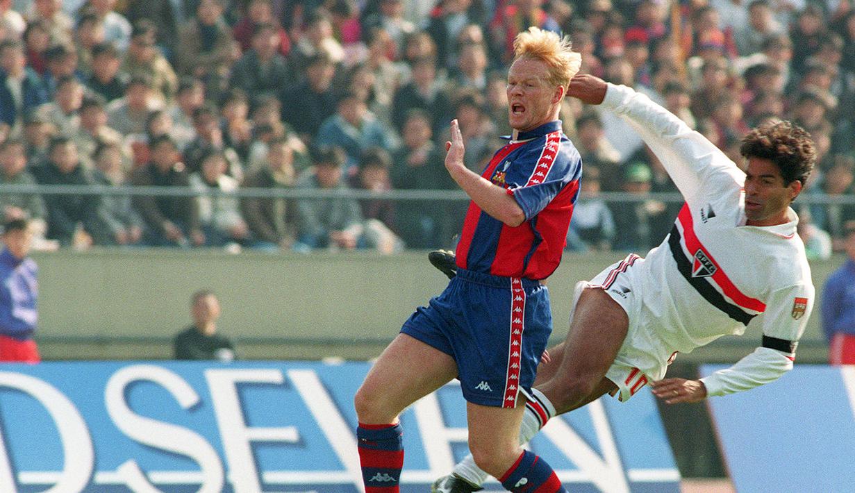 Ronald Koeman pernah membawa Barcelona menjadi kampiun LaLiga Spanyol dan Piala Super Spanyol pada musim 1993/1994. (AFP/Toru Yamanaka)