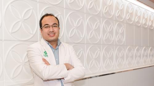 Dokter spesialis penyakit dalam subspesialis gastroenterologi hepatologi, Hasan Maulahela dari RSPI - Pondok Indah