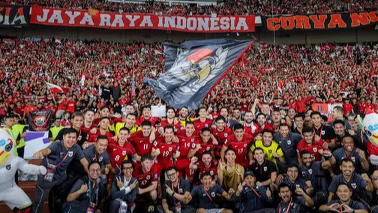 Cerita di Balik Tradisi Menyanyikan 'Tanah Airku' di Stadion Usai Timnas Indonesia Main
