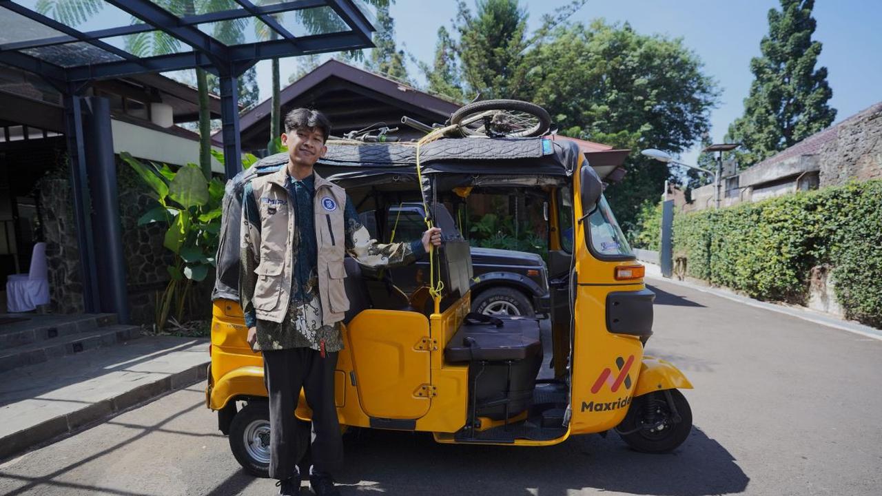 Andromeda Naik Bajaj 24 Jam dari Yogya Menuju Gerbang Kampus ITB