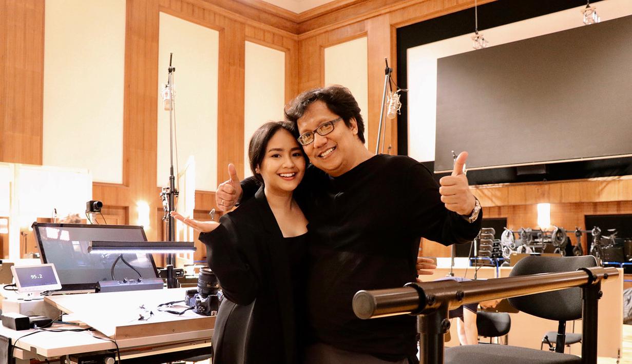 Lahir dari keluarga musisi membuat Gita tak bisa lepas dari musik. Setelah lulus kuliah Gita makin giat berkarya di bidang musik. Pilihan Gita pun didukung oleh sang ayah yang juga merupakan komposer kebanggaan tanah air.  (Liputan6.com/IG/@gitagut)