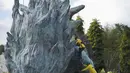 Monumen ini menandai ulang tahun ke-25 perjanjian damai yang mengakhiri konflik yang mengakibatkan lebih dari 75.000 orang meninggal, 7.000 orang hilang, dan kerusakan ekonomi yang parah. (Marvin RECINOS / AFP)