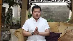 Anggota Komisi VIII DPR  Amrullah Amri Tuasikal saat ditemui di rumahnya, Cilandak, Jakarta, (6/8). Mantan kekasih Cita Citata tersebut memninta maaf bila ada perlakuan yang tidak baik terhadap penyanyi dangdut tersebut. (Liputan6.com/Herman Zakharia)
