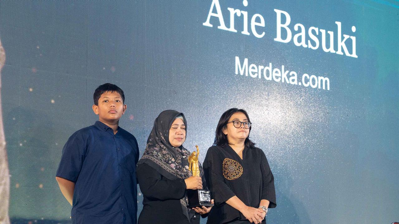 Foto “Selamatkan Hutan Adat Papua”, Arie Basuki Raih Penghargaan ARMA 2026