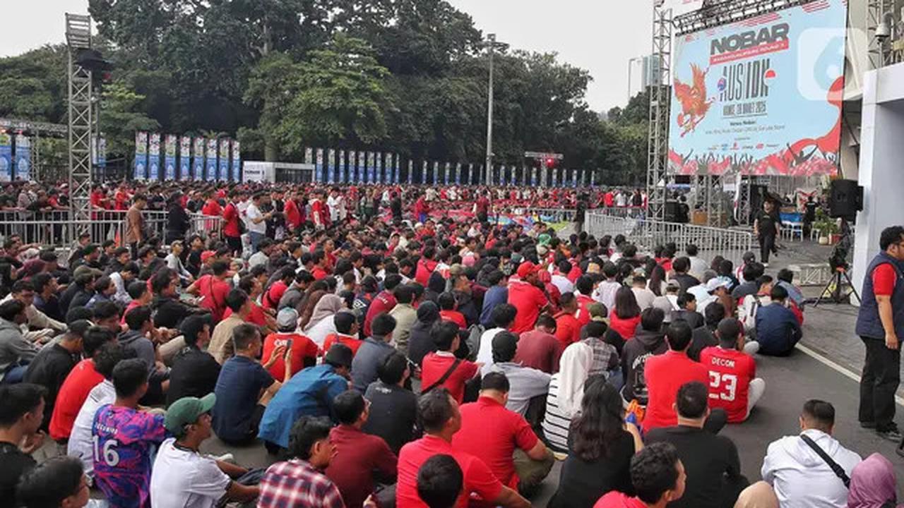 Antusiasme Suporter Skuad Garuda Nobar Laga Timnas Indonesia vs Australia di GBK