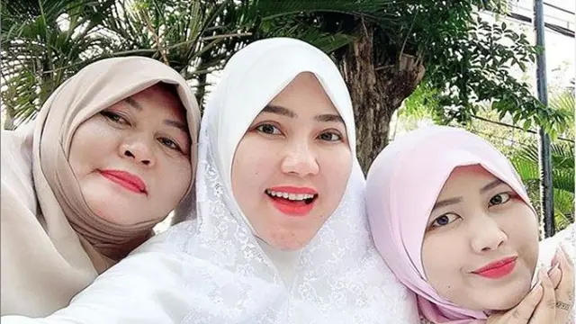 Via Vallen Berhijab