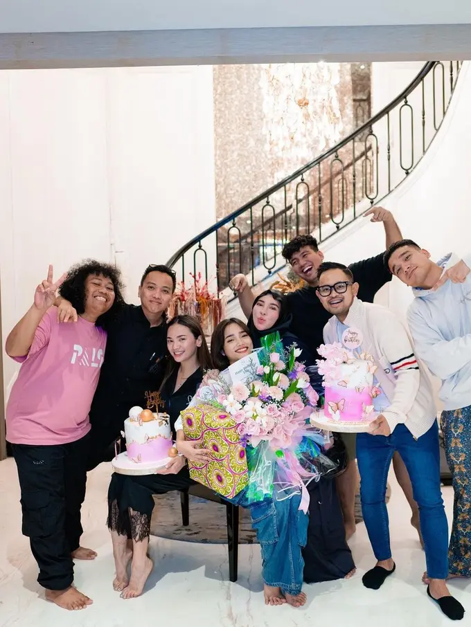 Fuji dan Keluarga (Instagram/fuji_an)