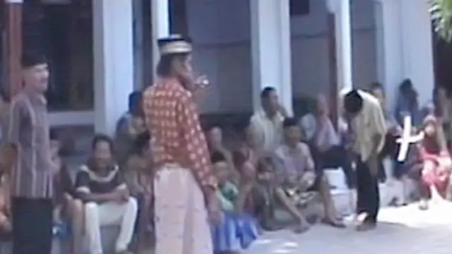 Berbagi lewat Sebar Duit pada Maulid Nabi