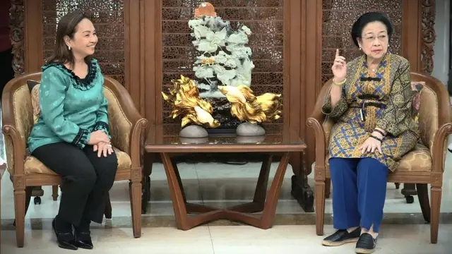 Presiden Kelima RI Megawati Soekarnoputri dan mantan Presiden Filipina Gloria Macapagal Arroyo