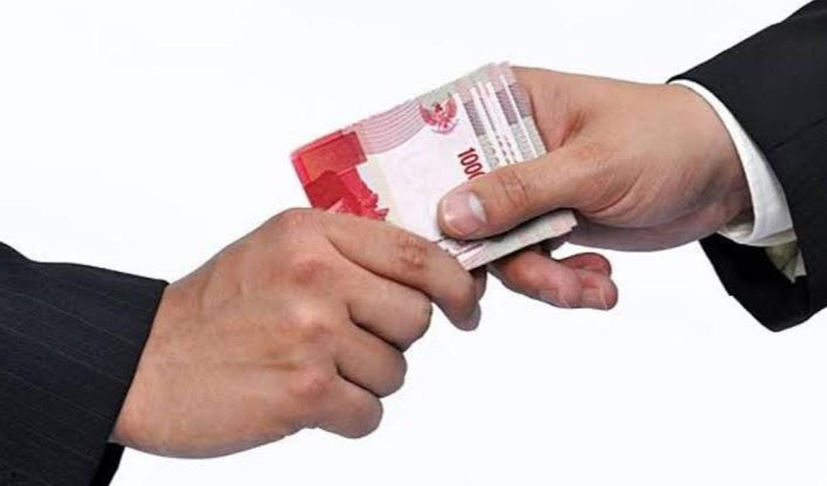 "Pertama, tidak optimalnya strategi pemberantasan korupsi oleh pemerintah melalui penindakan yang dilakukan oleh aparatur hukumnya,". ucap Diky.<br><br>