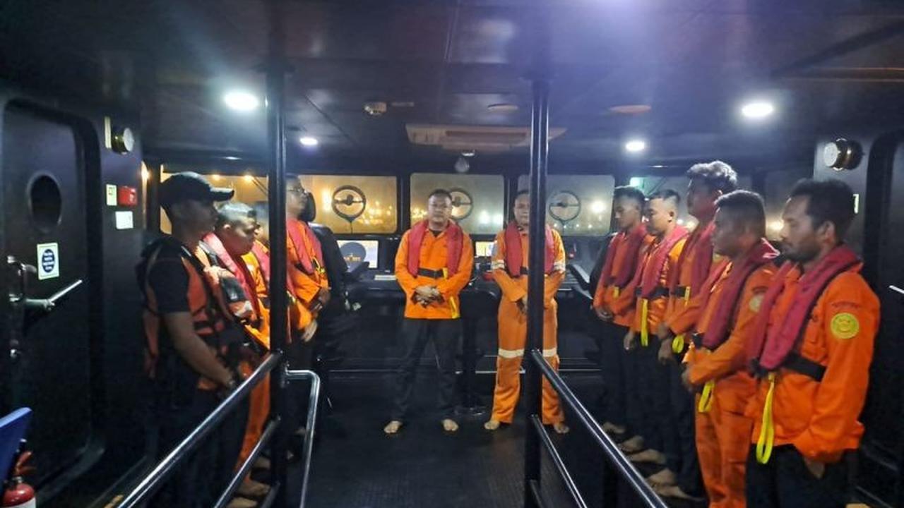Tim SAR Bergerak Cepat Evakuasi KM Jayasena Mati Mesin di Perairan Tanjung Layar Pandeglang