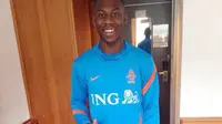 Pemain muda Belanda dan Ajax, Fosu Mensah siap bergabung MU (Daily Mail)