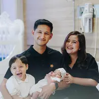 Tasya Kamila unggah foto terbaru dengan formasi keluarga lengkap pasca melahirkan [instagram/tasyakamila]