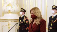 Potret Presiden Slovakia yang tetap stylish meski kenakan atribut pencegahan penularan virus corona. (Sumber: Instagram @zuzana_caputova)