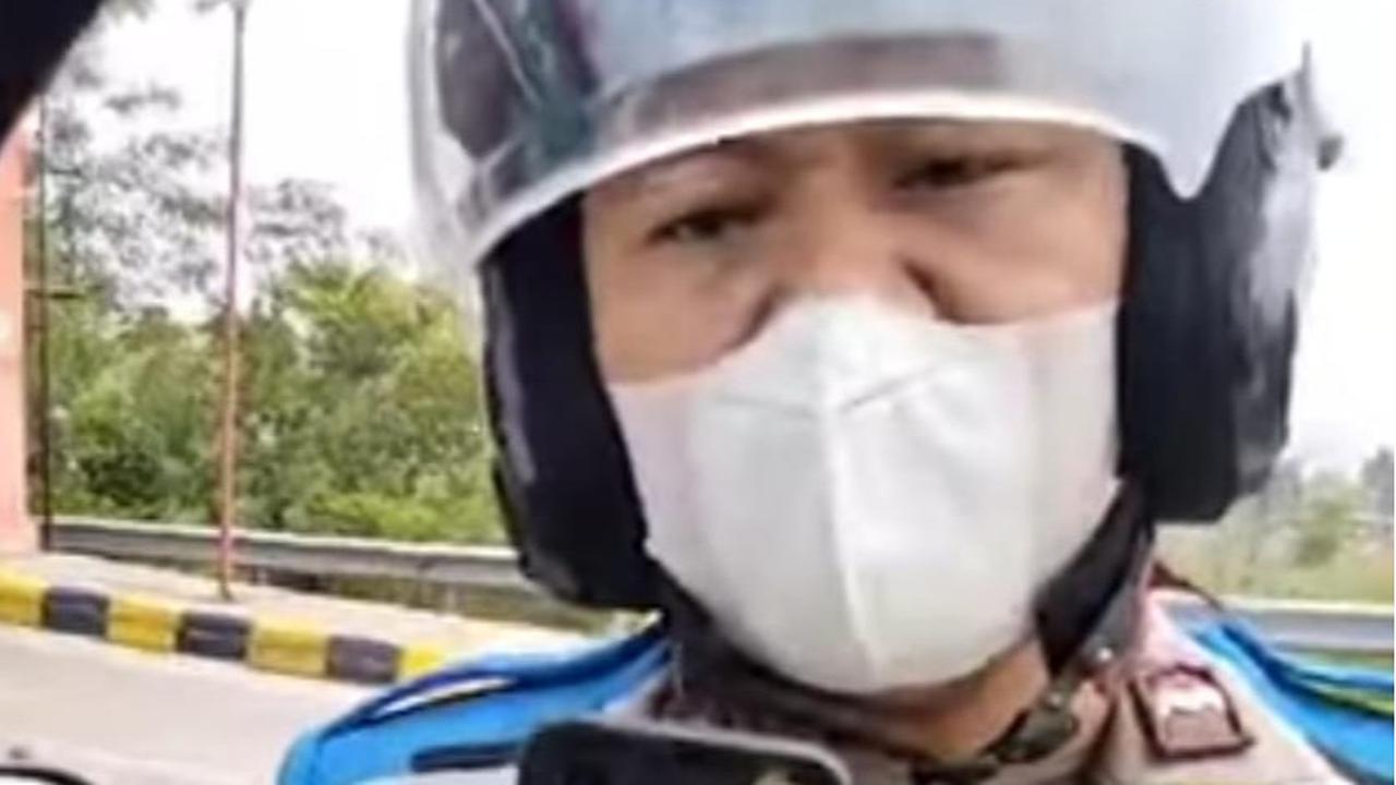 Duduk Perkara Polantas Pelambang Adang, Rampas Kunci & Tuding Sopir Mobil Boks Pisang Bawa Sabu versi Polisi
