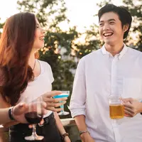 ilustrasi pasangan kencan/WHYFRAME/Shutterstock