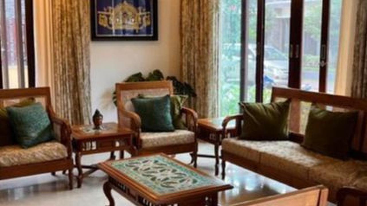 Ruang Keluarga Nyaman Mewah dengan Konsep Vintage