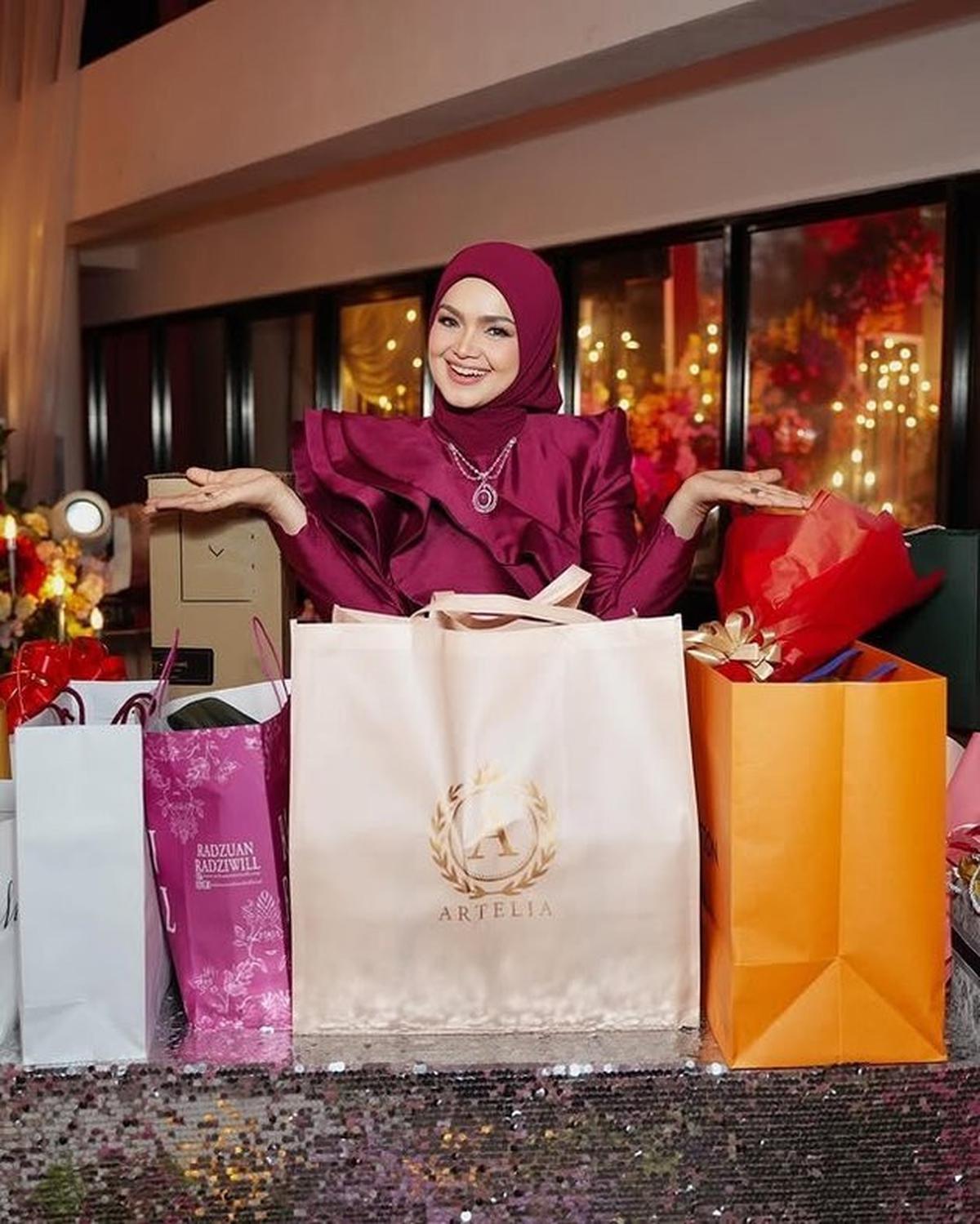 Transformasi Siti Nurhaliza saat Muda hingga Sekarang, di Usia 46 Tahun Masih Terlihat Cantik