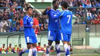 Erick Weeks cetak dua gol saat Persib uji coba lawan tim amatir (Liputan6.com/Kukuh Saokani)