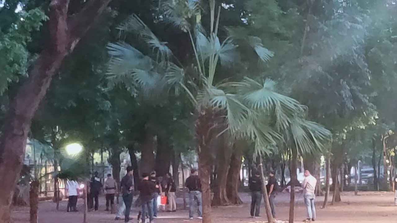 Penyisiran Lokasi Ledakan Granat Asap di Monas