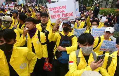 Aksi Mahasiswa di Thamrin Berujung Kericuhan