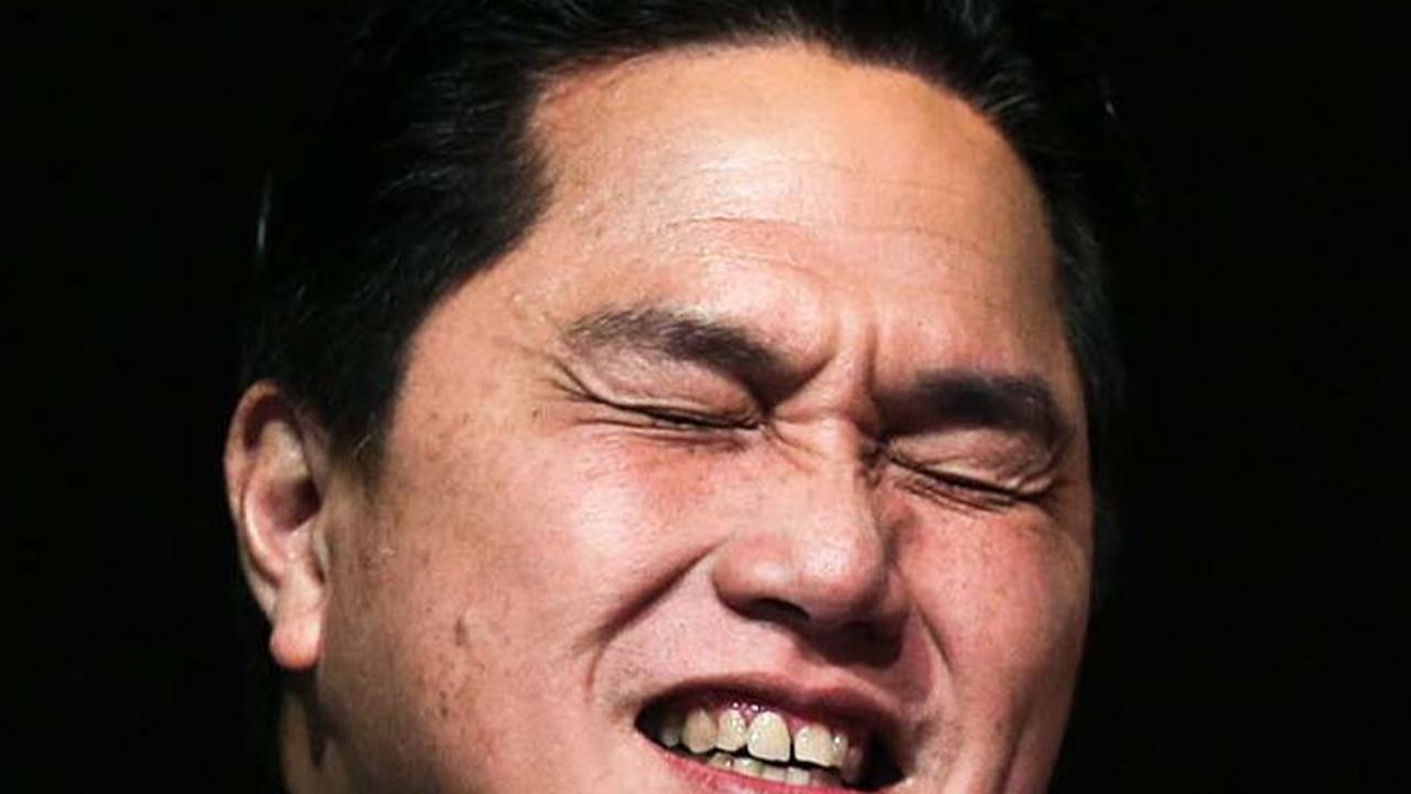 Erick Thohir tak bisa menyembunyikan wajah tegangnya ketika menanti lawan lawan Timnas Indonesia pade fase grup Piala Dunia U-17 mendatang.